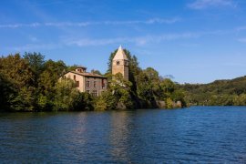 Un castel cumpărat cu 2,5 milioane de euro, scos la licitație pentru „doar” 600.000 de euro