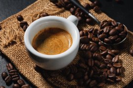 Cele 5 semne de avertizare pe care corpul tău le transmite atunci când ar trebui să reduci consumul de cafea