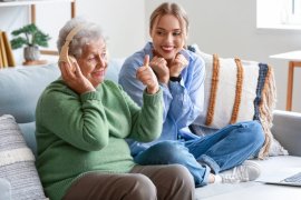 Expresiile folosite de oamenii în vârsta care par imposibil de înțeles pentru noua generație