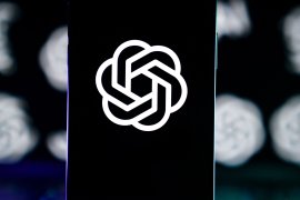 OpenAI cere de trei ori mai mulţi bani decât Meta (Facebook) pentru reclamele afişate de ChatGPT