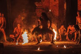 De ce ne comportăm diferit noaptea: explicațiile psihologiei și antropologiei