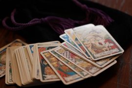 Cartea de Tarot a zilei de azi, 22 martie 2026. Turnul anunță că tot ce se prăbușește azi în viața ta face loc&nbsp;(…)