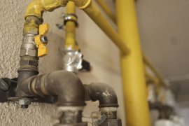 ISU Vâlcea va monta, gratuit, detectoare de fum și gaze în locuinţele unor persoane vulnerabile din 15 localităţi