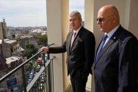 Predoiu îl contrazice pe Arafat: Interzicerea rețelelor sociale nu îi protejează pe copii, îi vulnerabilizează