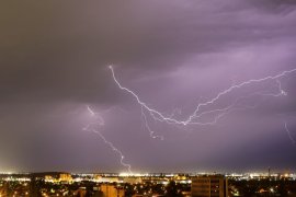 Fulgerul loveşte o manifestaţie a susținătorilor fostului președinte Bolsonaro în capitala Braziliei / 30 de&nbsp;(…)