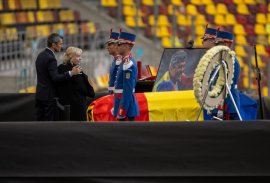 S-A STINS IL LUCE Răzvan Lucescu a scris 4 cuvinte. Cum l-a numit pe tatăl său