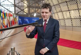 Nicușor Dan răbufnește după ce a fost întrebat de mai multe ori de ce nu a fost la Davos: Nu se reduce activitatea&nbsp;(…)