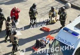 Scandal în Ucraina după atacul armat de la Kiev. Doi polițiști, suspendați din cauză că au fugit, șeful Poliției de&nbsp;(…)