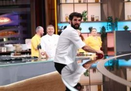 Victorie pentru echipa galbenă a lui Chef Sautner ieri, la Chefi la cuțite. Chef Richard deschide diseară (…)