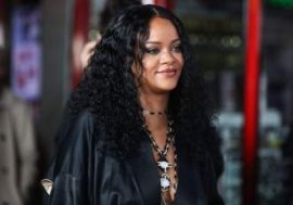 Cine e femeia care a tras focuri de armă la reședința Rihannei în Los Angeles. A fost arestată imediat