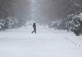 Se închid școlile din România din cauza frigului. Județele unde elevii învață online