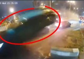 Accidentul din Oradea nu ar fi fost provocat din cauza vitezei! De ce ar fi zburat, de fapt, mașina peste sensul (…)