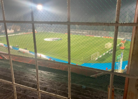 Imagini-șoc în Conference League! Suporteri „băgați la închisoare”