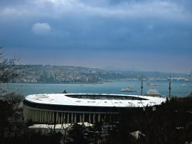 REPORTAJ Cum îi așteaptă uriașul Istanbul și stadionul Beșiktaș pe tricolori. Numele Hagi înmoaie cei 142 de&nbsp;(…)