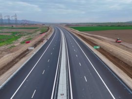 Noi imagini cu lucrările pe A7. Un nou lot va fi deschis în august: „Pentru copiii care vor ajunge la bunici în 60&nbsp;(…)