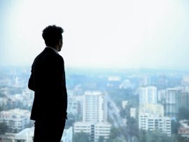 Răzbunarea perfectă: La 15 ani lucra ca ospătar într-un restaurant visând doar să câştige nişte bani de buzunar, la&nbsp;(…)