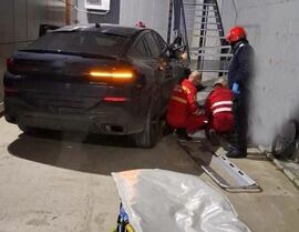 Tragedie în Bihor. Un tânăr s-a stins din viață după ce o șoferiță a încurcat pedalele de la mașină