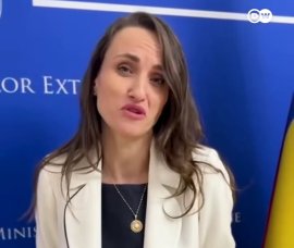 Ţoiu, la Londra: „Sunt aici, deşi nu am nimic de spus; Mulţumesc, nu am vrut să spun asta…suntem împreună”