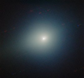 Cometa interstelară 3I/ATLAS devine mai luminoasă și își schimbă culoarea