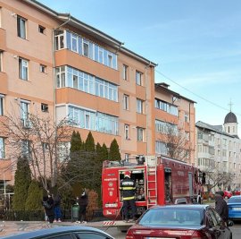O femeie din Piatra-Neamț a murit în propriul apartament, după ce locuința sa a fost cuprinsă de flăcări. Mai mulți&nbsp;(…)