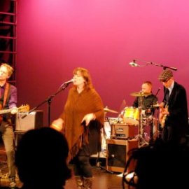 Cântăreața Lynn Blakey a murit la 63 de ani