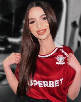 Mălina este tânăra din Oradea care a murit după ce ar fi căzut de la etajul 7! Avea doar 27 de ani și era fotoreporteră