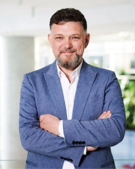 Dinu Dragomir pleacă de la Vodafone România după 21 de ani. „Voi transforma o pasiune de o viaţă într-un mic business