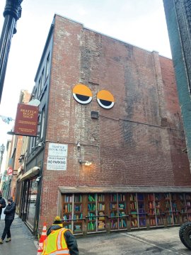 Clădirile care te privesc: instalaţia inspirată de «Big Brother» ajunge în oraşe mari