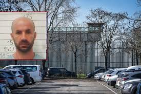 Un albanez a evadat de patru ori din închisori din Italia şi Belgia