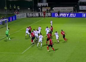 Autogol incredibil în Csikszereda - FCSB! Cum și-a băgat mingea în propria poartă campionul României