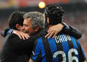 Când l-ar putea înlocui Mourinho pe Chivu la Inter? » Informații din culise despre soarta antrenorului român