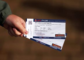 Cluburile din Superligă, vizate de acuzații grave: „Se «căpușează» bani la greu! Le printează și le vând la negru”