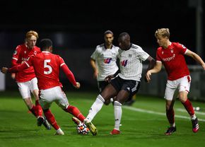 Jean-Pierre Tiehi, atacant format de Fulham, vine în fotbalul românesc