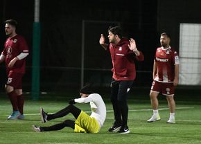 Victor Angelescu a făcut spectacol într-un amical: „Mai ușor că îi rupeți iar mâna!” / „Am vrut să dau gol”