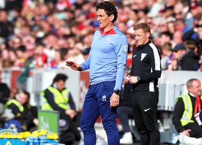 Antrenorul de faze fixe a fost promovat „principal” în Premier League!