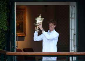 „Îmi trăiesc visul” » Jannik Sinner, discurs savuros după titlul de la Wimbledon: „Bine că nu e nicio cursă de (…)