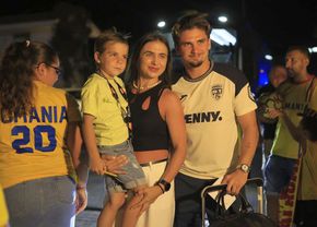 Naționala României, întâmpinată de zeci de oameni la hotel în Cipru » Un preot în sutană s-a strecurat printre (…)
