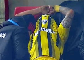 Încă o lovitură pentru Dinamo! S-a accidentat la Botoșani și a urlat de durere