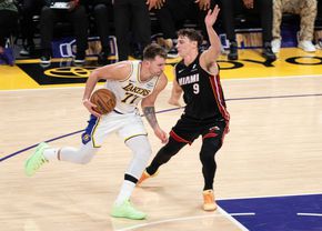 Luka Doncic, performanță unică în istoria lui Los Angeles Lakers! I-a depășit pe legendarii Jerry West și Kobe Bryant