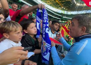 Imagini de senzație surprinse de GSP la Legends Charity Game: Gică Hagi, asaltat de fani la Lisabona » Reacție (…)
