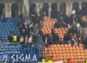 Haos în Conference League: Bătaie generală între suporteri, fotbaliștii au privit uimiți