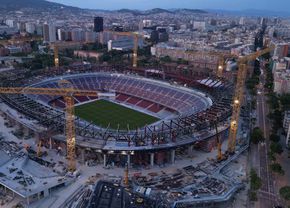 Iată unde va evolua Barcelona peste 40 de zile! » Între macarale, fără catering, toalete, lifturi și parcare