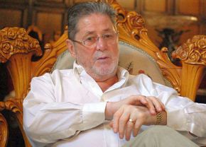 Ultimele informații despre Cornel Dinu, care se luptă cu depresia: „Mă duc și stau de vorbă la poartă, la el” » (…)