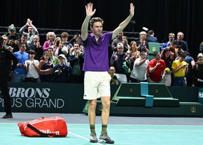 Și-a încheiat cariera la Paris, la 43 de ani, după ce în 2010 a fost unul dintre protagoniștii celui mai lung meci (…)