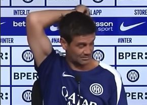 Viral! Cristi Chivu, „atacat” în conferință: „Băieți, a intrat în tricou!” » Cum s-a terminat totul