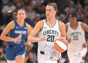 Inspirați din originile românești ale sale, bascheții Sabrinei Ionescu sunt la mare căutare în NBA: „Sper că îi va (…)