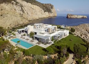 Vila lui Lionel Messi din Ibiza, în pericol de a fi demolată!