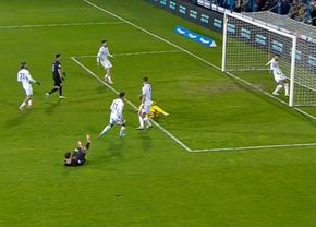 Erori în lanț » David Miculescu a înscris în Farul - FCSB după o fază încâlcită