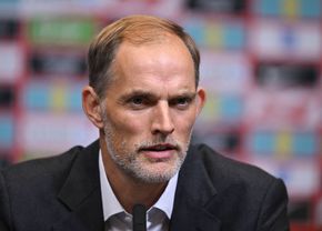 Noua „armă” a Angliei! Papucii care stimulează mintea și concentrarea