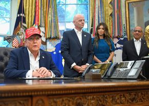 Donald Trump amenință că mută meciurile de la Cupa Mondială: „Îl sun pe Infantino să nu se mai joace acolo” + (…)